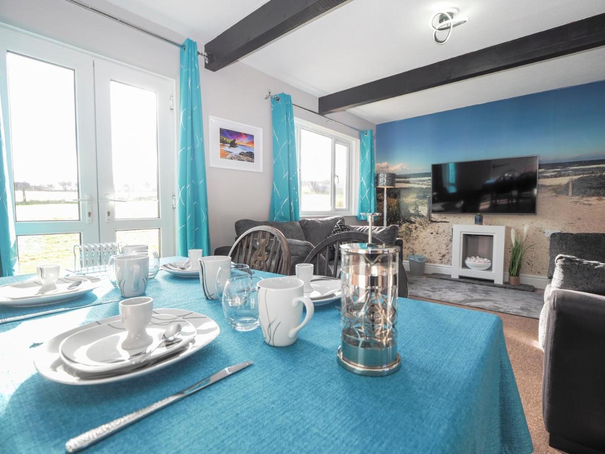 Trenewydd Farm Holiday Cottages كارديغين الغرفة الصورة