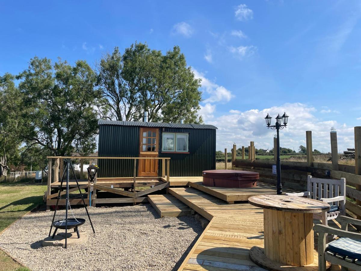 Trenewydd Farm Holiday Cottages كارديغين الغرفة الصورة